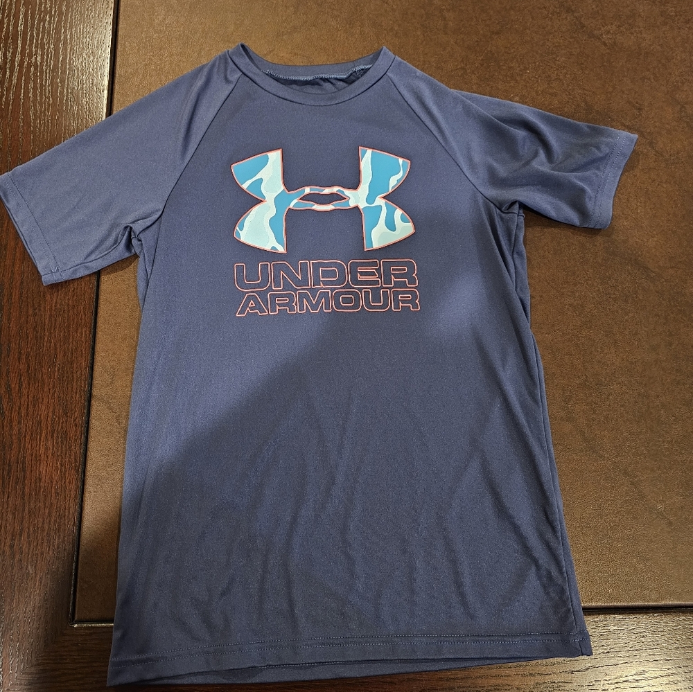 Used Under Armour youth medium shirt